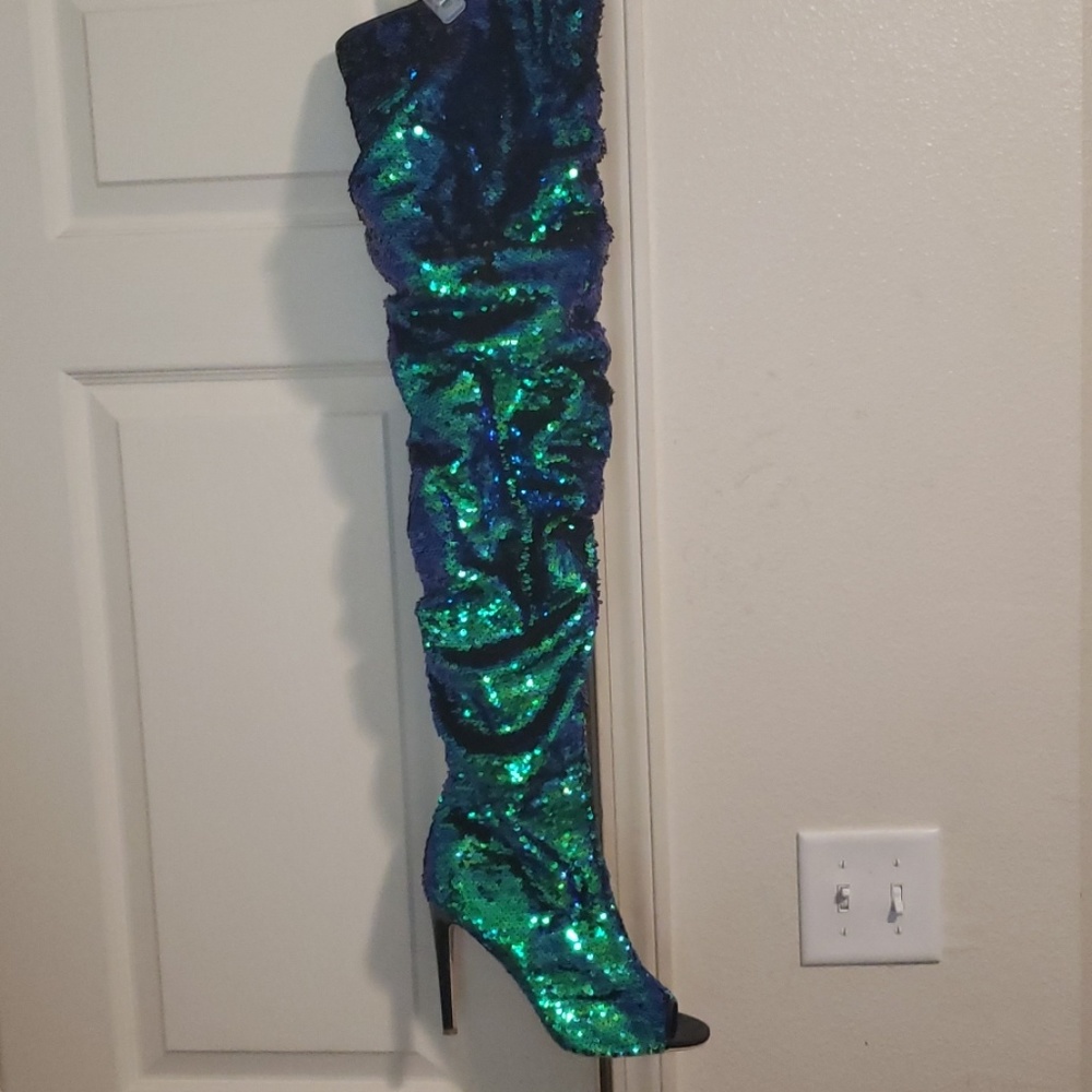 Boots - Picture 4 of 4